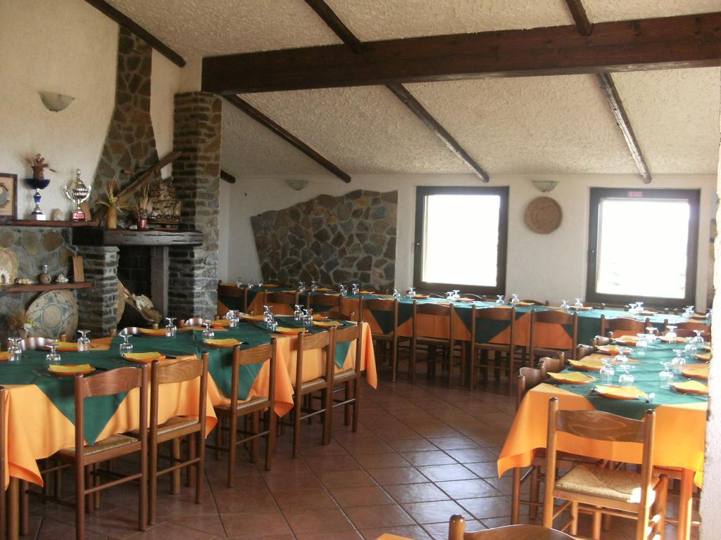 Agriturismo Finagliosu Palmadula ภายนอก รูปภาพ