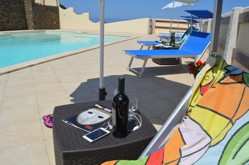 Agriturismo Finagliosu Palmadula ภายนอก รูปภาพ