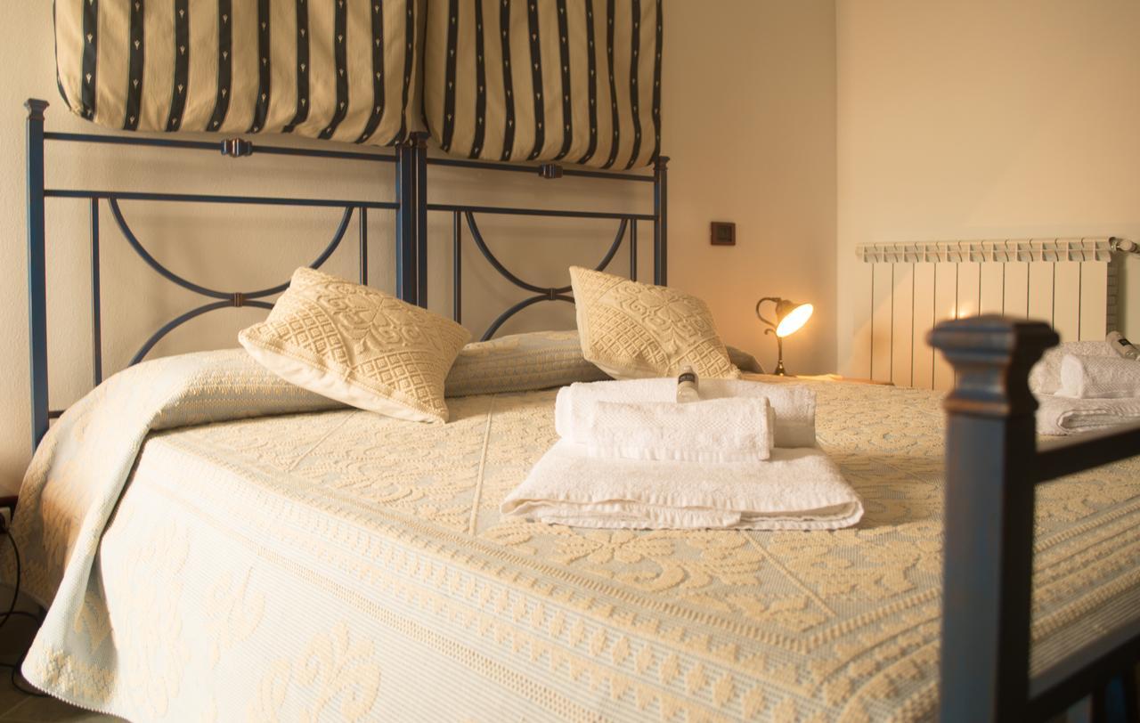 Agriturismo Finagliosu Palmadula ภายนอก รูปภาพ