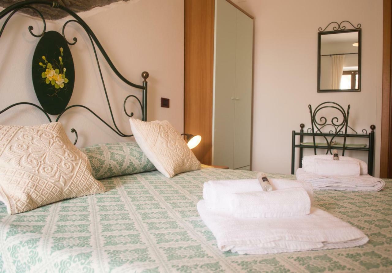 Agriturismo Finagliosu Palmadula ภายนอก รูปภาพ